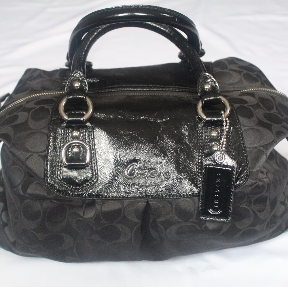 Coach - Ashley Signature Satchel (Authentic)